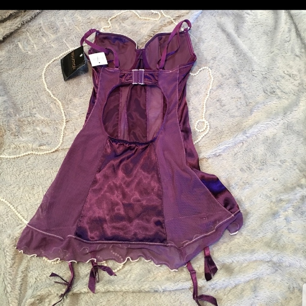 Lingerie - Picture 3 of 3